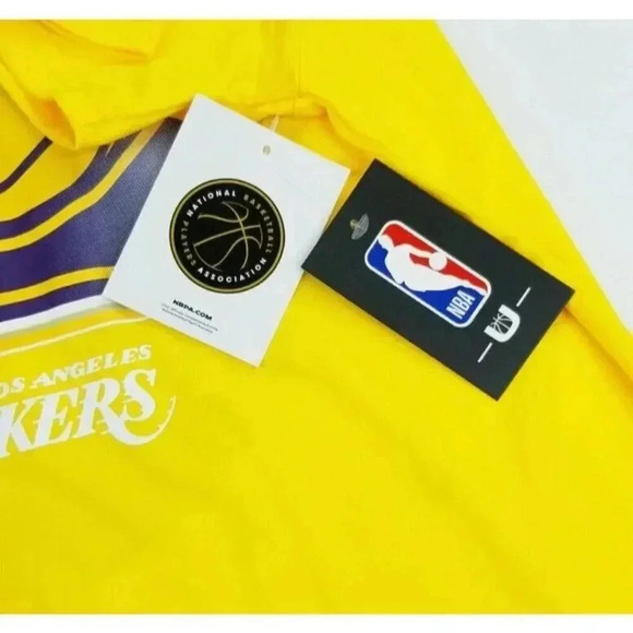 NBA Small Lebron James Yellow Los Angeles Lakers Jersey Tee Short Sleeve Crew - Picture 9 of 11